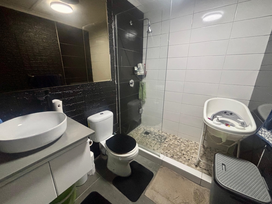 2 Bedroom Property for Sale in Goodwood Park Western Cape